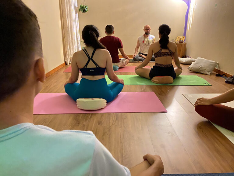 Yoga pode ajudar pessoas com transtorno de ansiedade